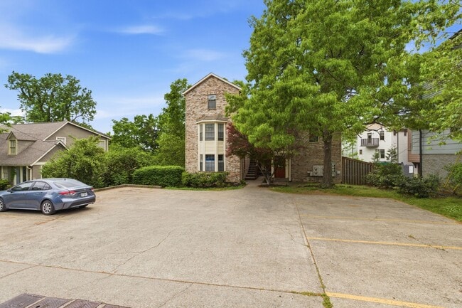 Photo - 515 Chesterfield Ave