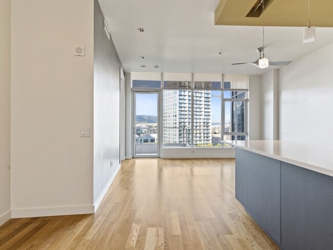 Photo - 949 NW Overton St Unit ENC1104