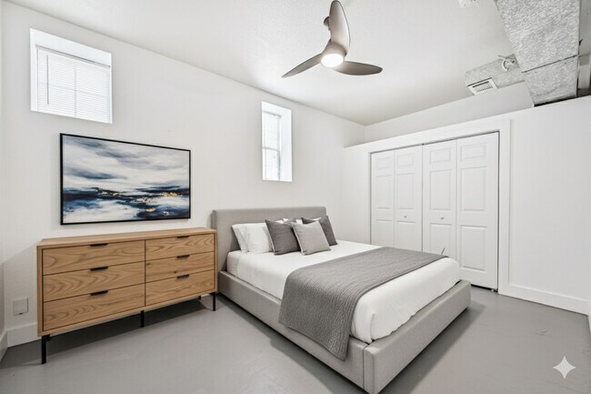 Photo - 2201 48th St