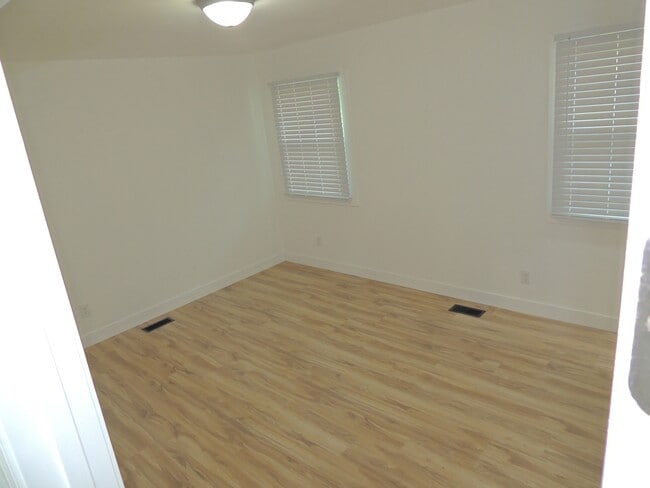 Photo - 409 Windfield Ct