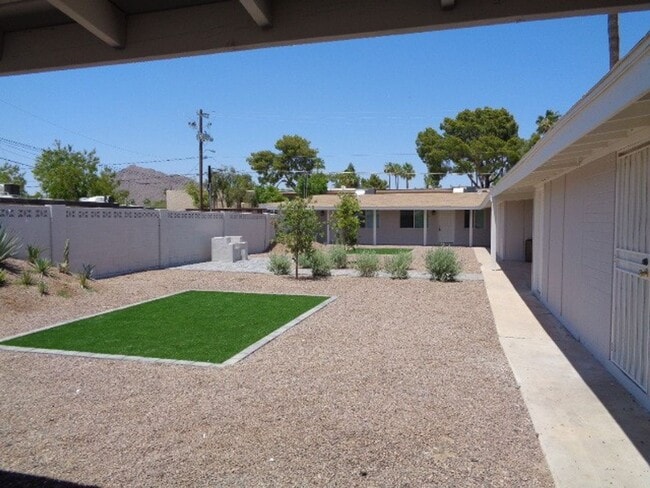 Building Photo - 3214 N 68th St Unit #2
