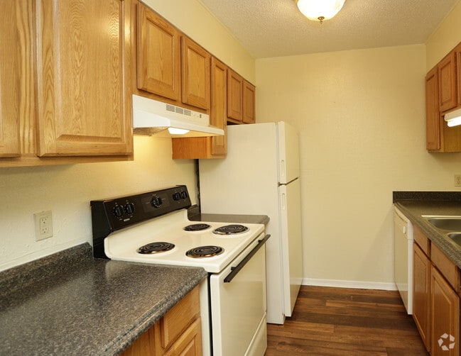 Whispering Oaks Apartments