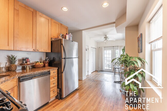Photo - 906 N Wood St Apartments Unit 1F