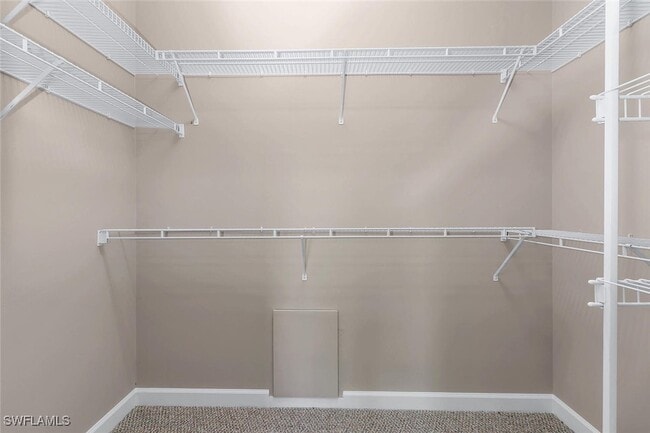 Photo - 2389 Piccadilly Circus