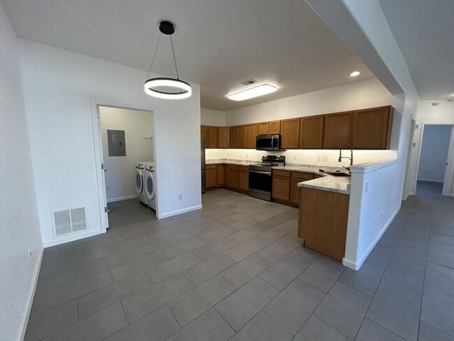 Photo - Step Into Style at This Renovated Greeley ... Unidad 2303