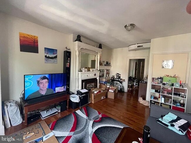 Building Photo - 226 S 45th St Unit 2
