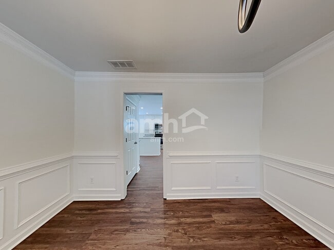 Photo - 979 Park Knoll Ct NE