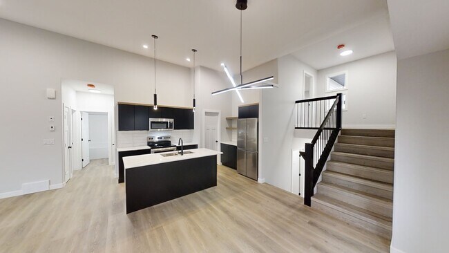 Photo - 10417-10130 130 Ave