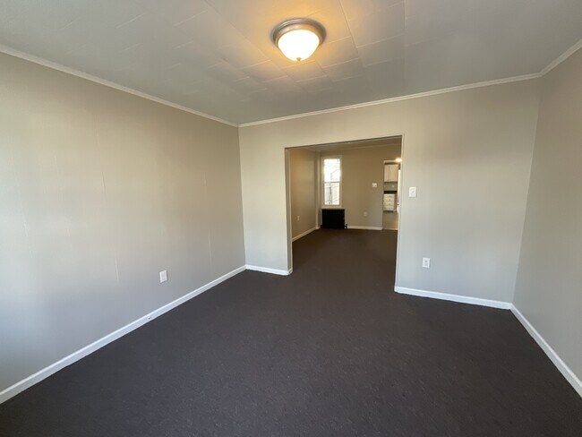 Photo - 625 Vander Ave