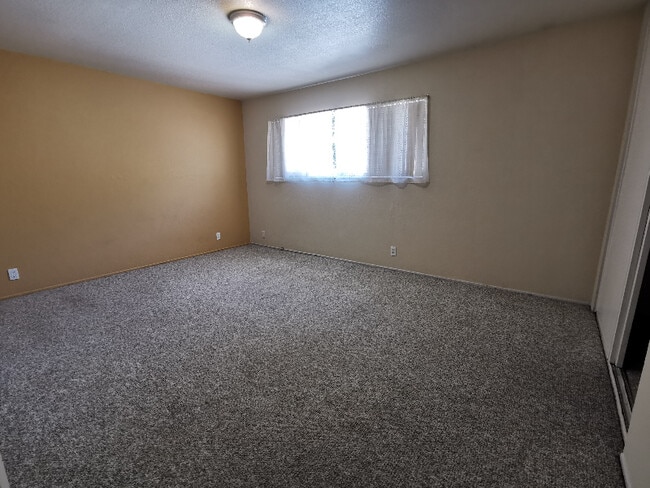 2035 Alta Loma St