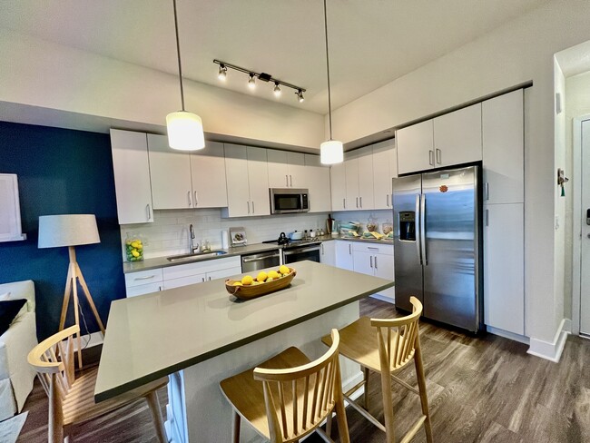 Building Photo - 528 NE 26th St Unit A1 Rental