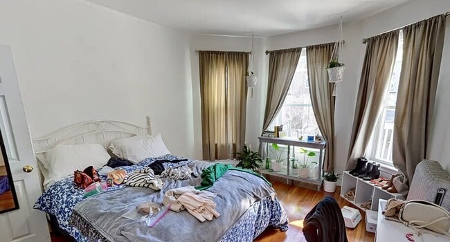 Photo - 162 Kelton St