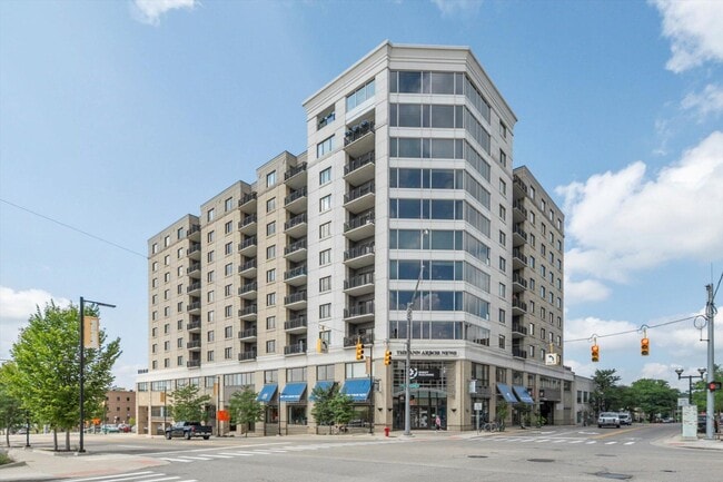 Building Photo - 111 N Ashley St Unit 404 Rental