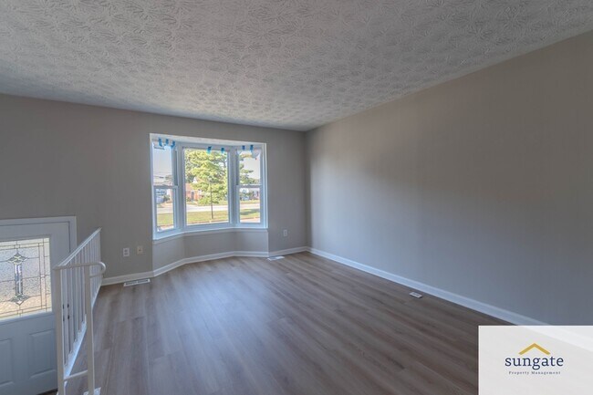 Photo - 422 Machias Pl
