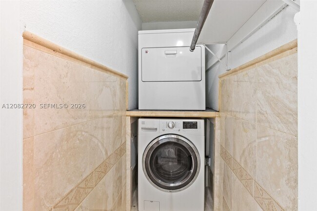 1300 W 47th Pl Unit 223