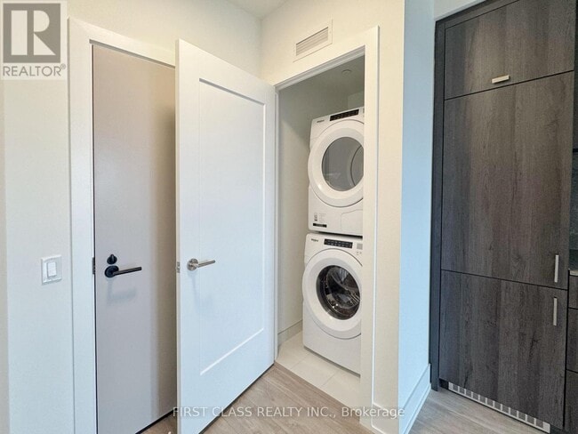 Photo - 858 Dupont St Unit 818