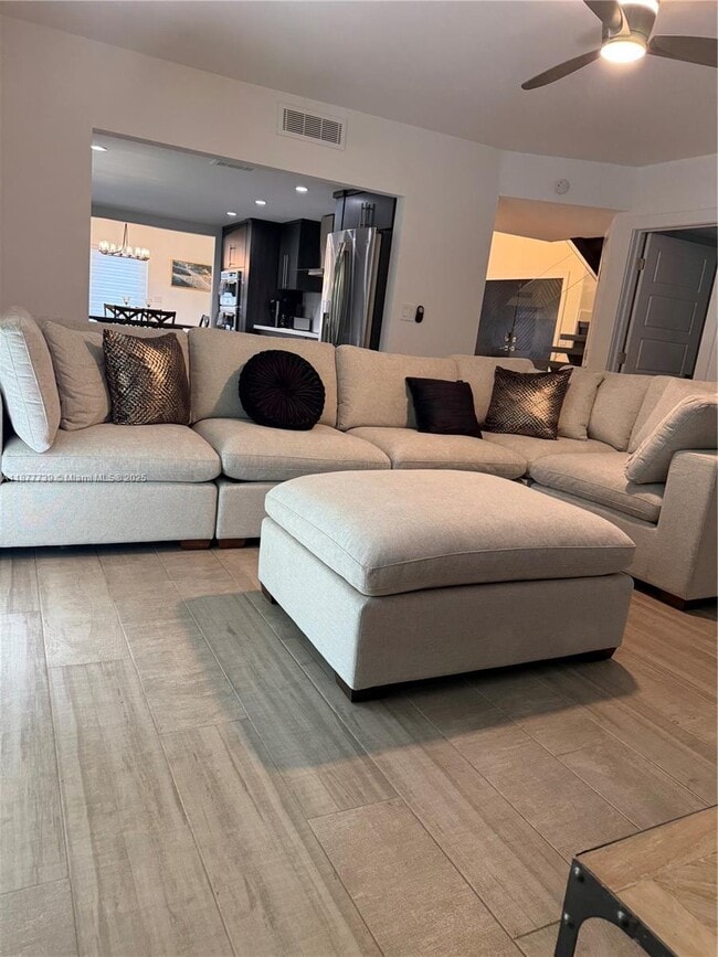 Photo - 3231 Salzedo St