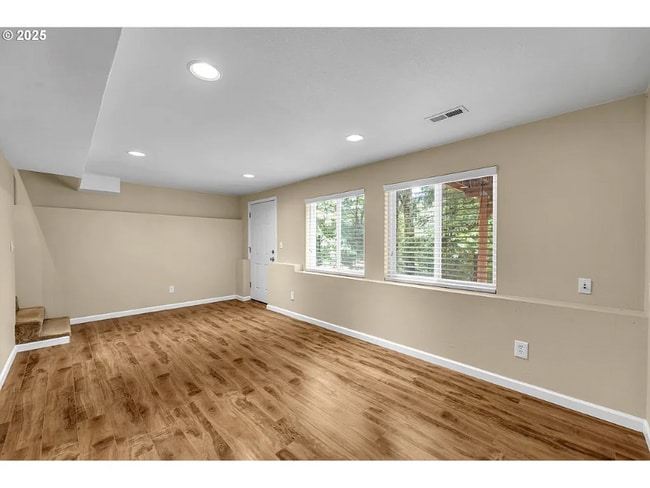 Photo - 1320 NW Maple Ln Unit B