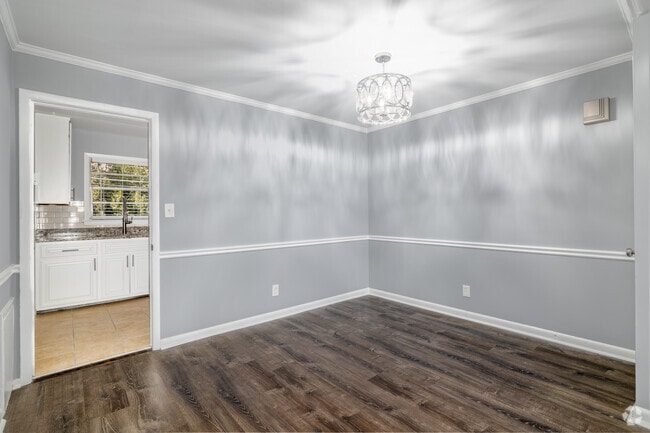 2BR, 2BA - 1,000SF - Dining Room - 3057 Pharr Court Condos