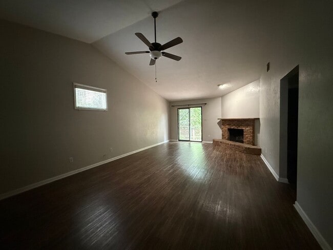 Photo - Brewster Estates unit avail NOW!!! Unidad A