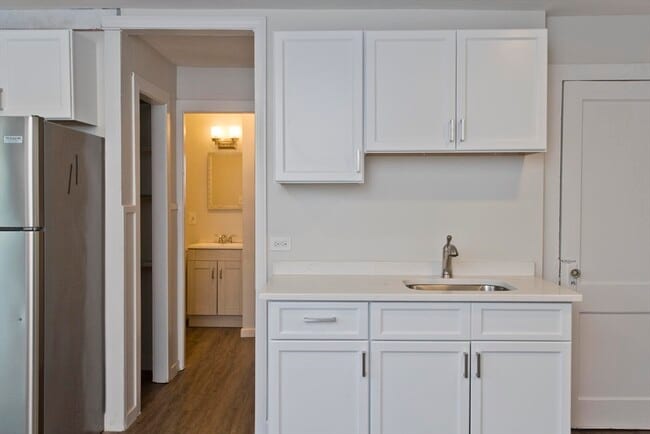 66 Fairview Ave Unit 2