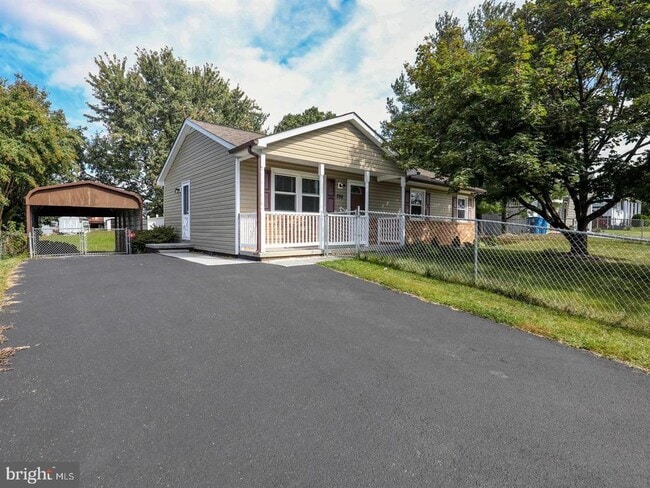 Building Photo - 208 Crest Cir Rental