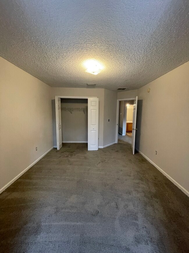 Photo - 5260 Collins Rd