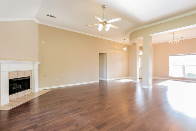 Photo - 4064 Sidlehill Dr