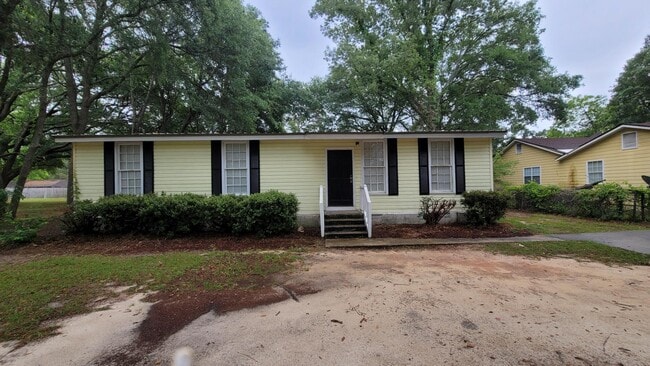 Photo - 308 Forrestal Ln