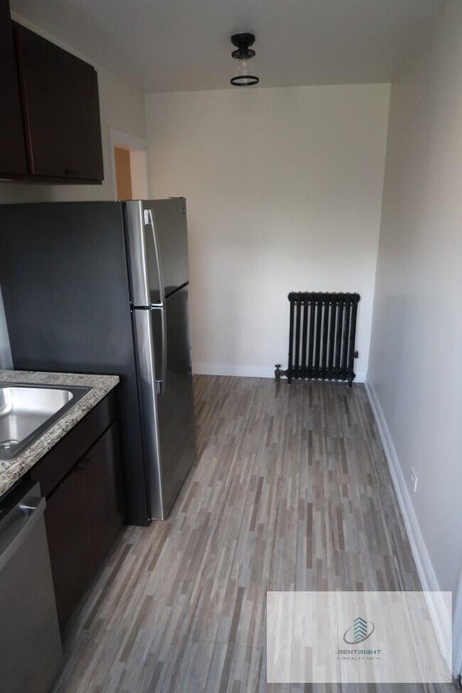 Photo - 6364-82 N Hermitage Unidad 6372-2