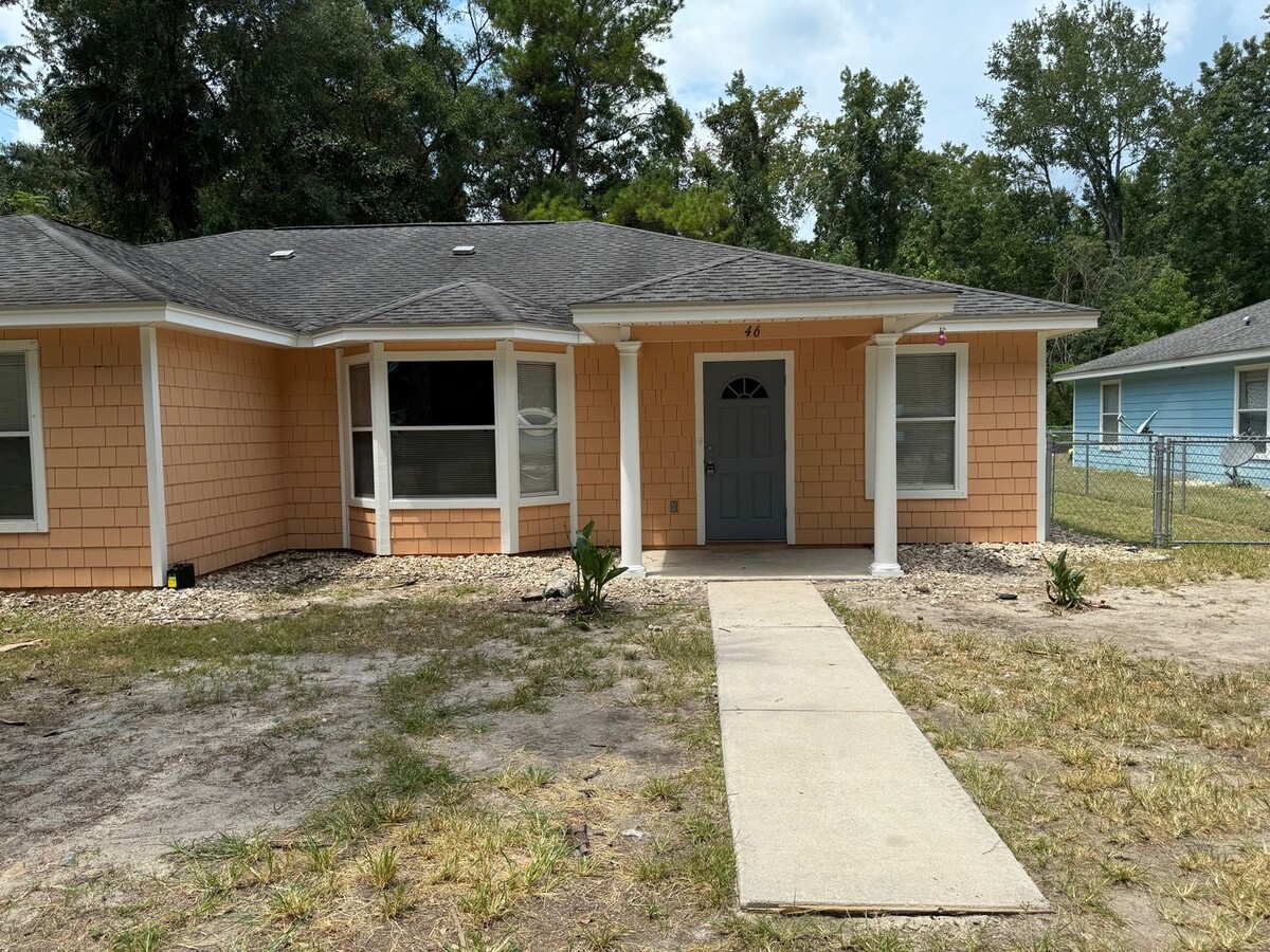 Conveniently Located Duplex in Crawfordville - Conveniently Located Duplex in Crawfordville Casa