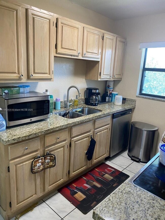 Photo - 10370 SW 220th St Unidad 221