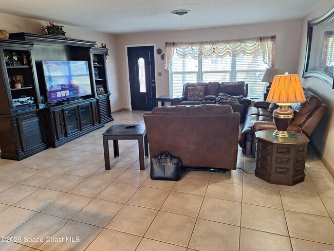 Photo - 289 Ellwood Ave