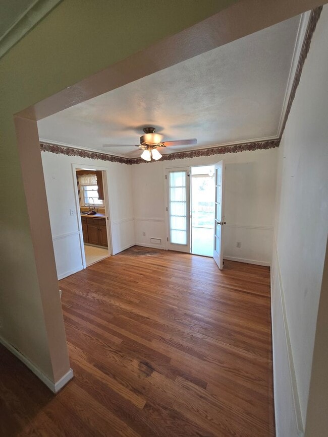 Building Photo - Great home in a great neighborhood