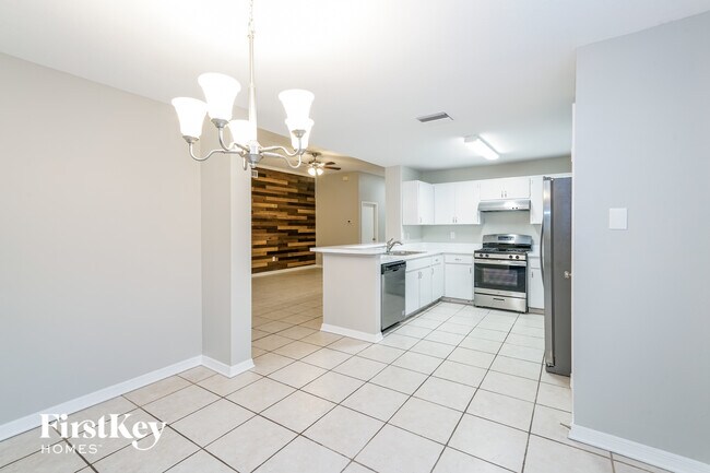 Photo - 28807 Skyglade Pl