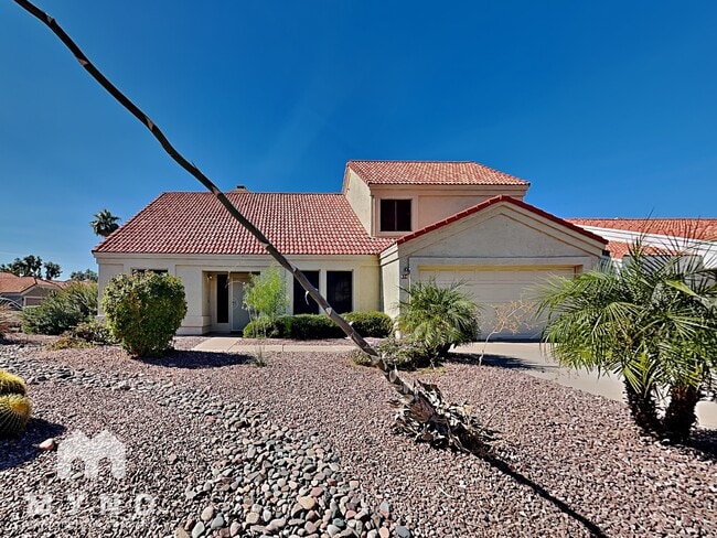 Photo - 634 N Quartz St House
