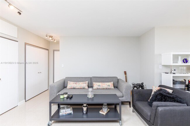 Photo - 1000 West Ave Unit 732