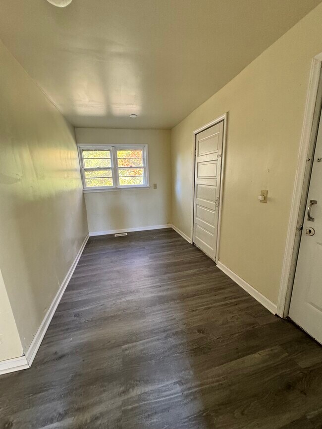 Photo - 2024 Halifax St