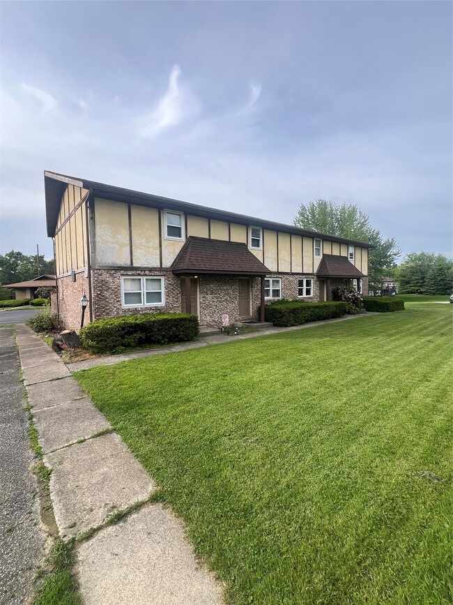 Building Photo - 3861 Lancaster Rd Unit 3
