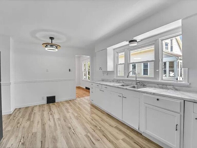 Photo - 1227 Bluff Ave Unit 1227 Bluff Avenue