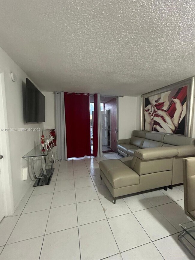 Photo - 19771 SW 114th Ave Unit 329