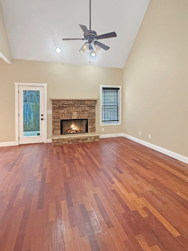 Photo - Gorgeous Home Available Immediately in City of Gainesville!