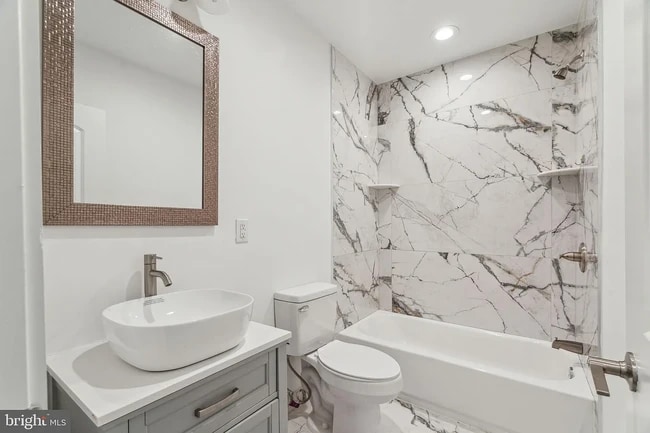 Photo - 2146 N Van Pelt St Unit 2