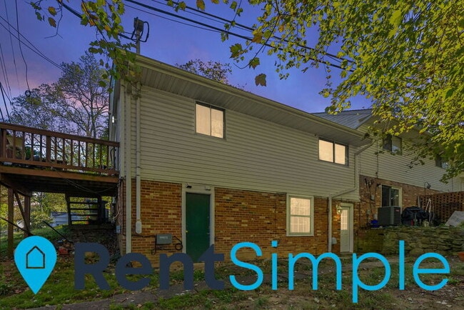 Photo - 226 Maple St
