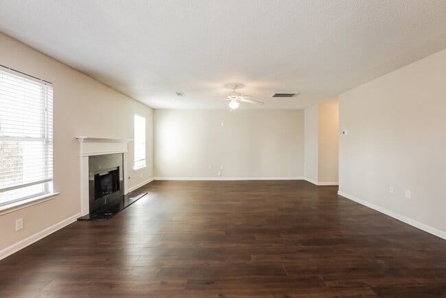 Photo - 3046 Summer Breeze Dr