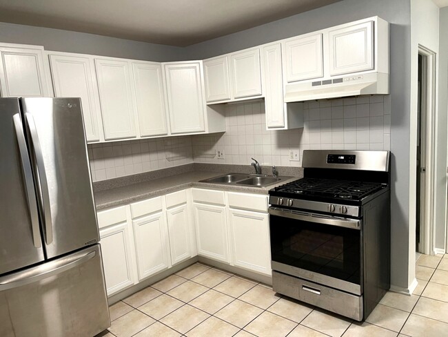 Building Photo - 131 S Washington St Unit 1