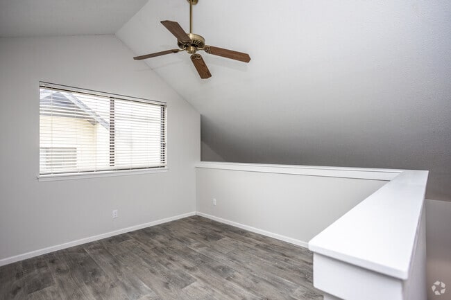 2BR, 2BA - Penthouse