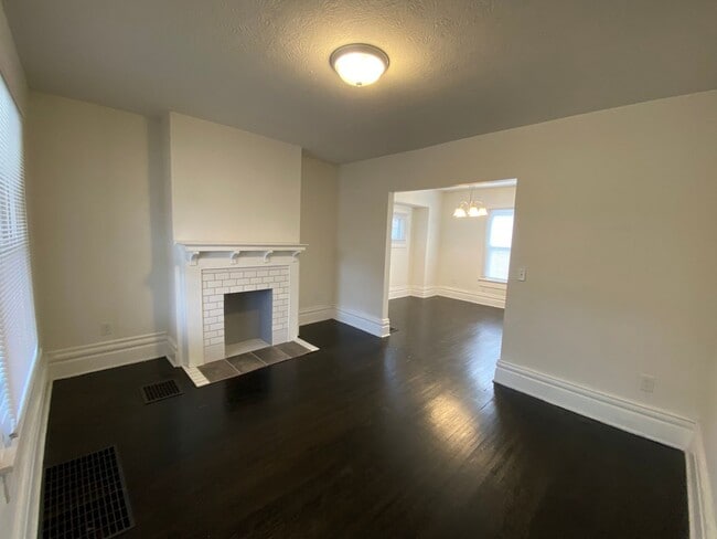 Photo - E Hudson St 163-167 NSLLC Unidad 167