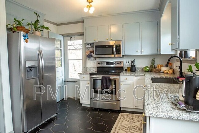 Photo - 501 Fedders Dr