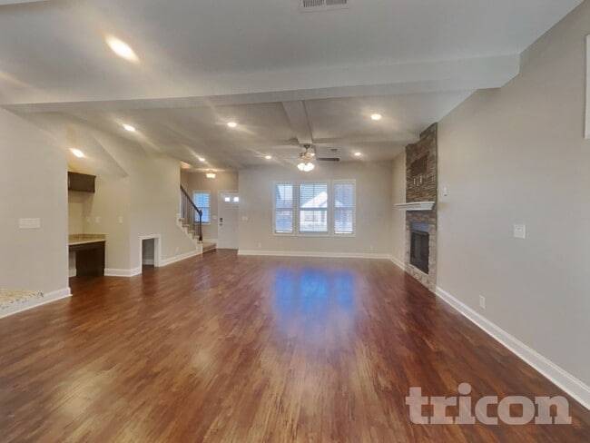 Photo - 124 Lucerne Ln